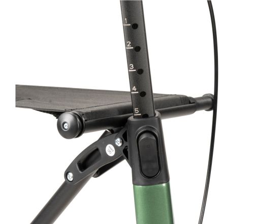 MultiMotion Carbon rollator groen - ingezoomd op knop voor de hoogteverstelling van de handvatten