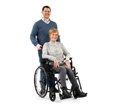 Multimotion M1 rolstoel met zitbreedte 50 cm - vrouw zit in de rolstoel