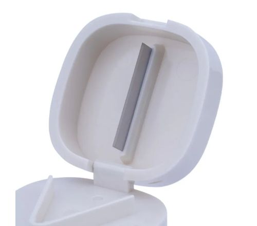 MultiMotion Pillensnijder 3-in-1 (het mesje in de deksel waarmee de pil wordt gesneden)