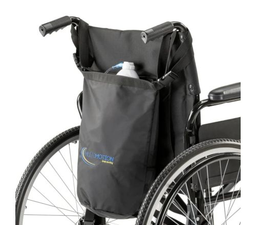 MultiMotion rolstoel zuurstoftas - aan rolstoel bevestigd met in de tas een zuurstofcilinder ter illustratie