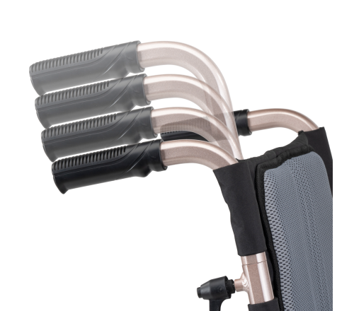 MultiMotion M10 rolstoel - Champagne - 45 cm zitbreedte (illustratie van de duwhandvatten die in hoogte versteld worden)